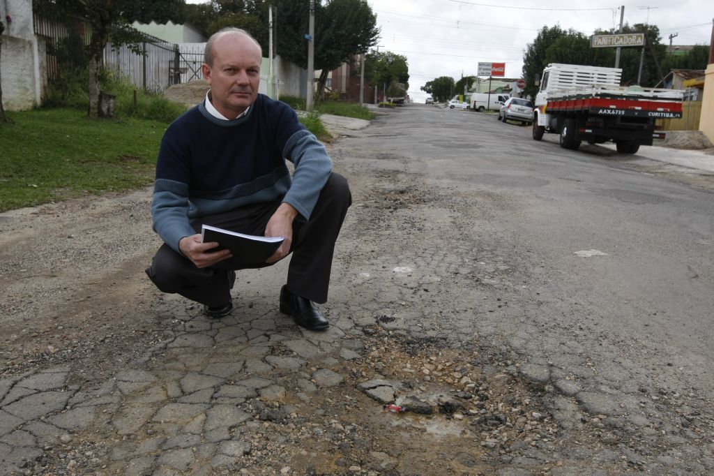 Luiz Rorato começou a escrever projetos de lei aos 19 anos e nunca mais parou até hoje já encaminhou 71 sugestões aos parlamentares | Marcelo Elias/Gazeta do Povo