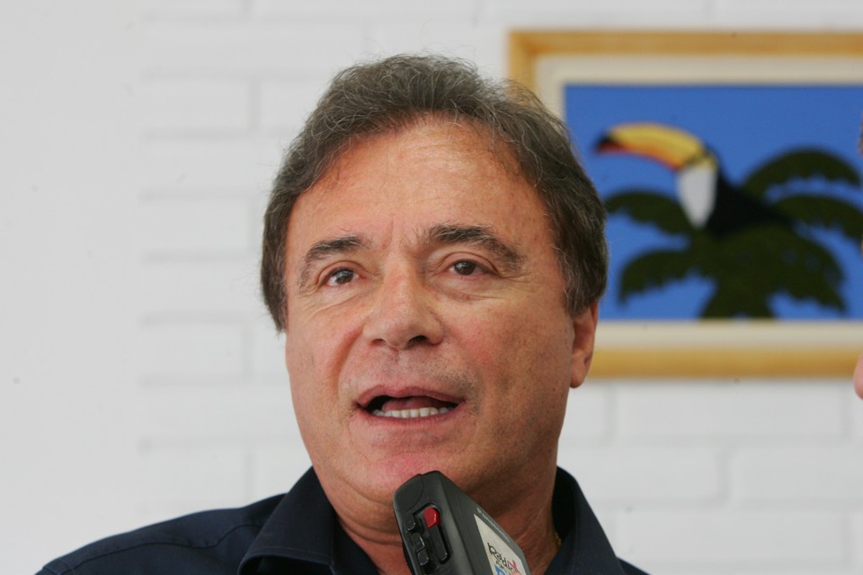 Alvaro Dias diz ter sido "convocado" para ser vice de José Serra na chapa para a Presidência da República | Daniel Castellano / Arquivo Gazeta do Povo