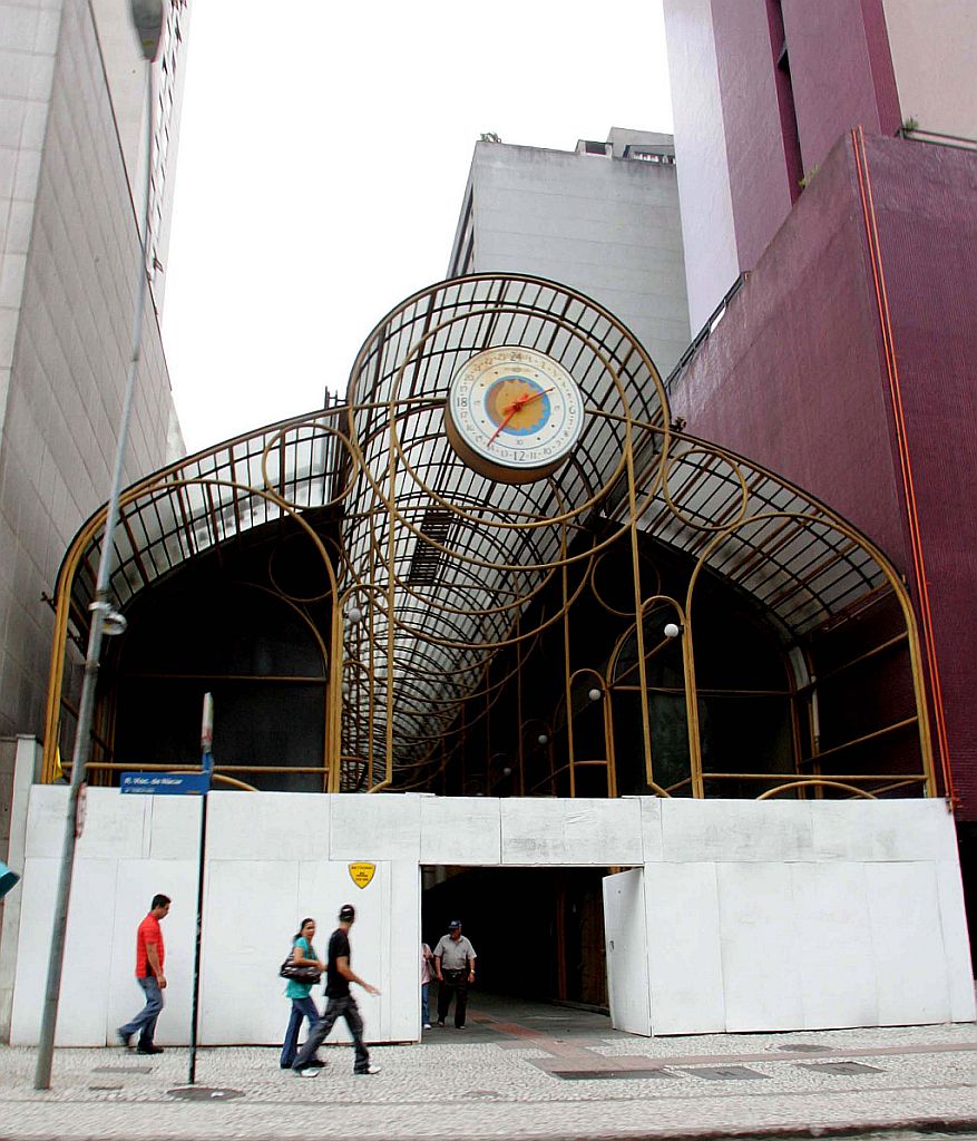 A Rua 24 Horas está fechada desde 2007 e a revitalização custará R$ 3,8 milhões | Ivonaldo Alexandre/Gazeta do Povo