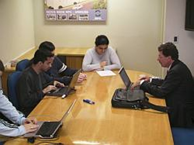 Equipe do João Cidadão em chat com o juiz da 6ª Vara da Justiça do Trabalho de Londrina Reginaldo Melhado |