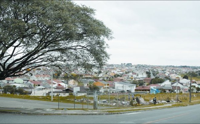Hoje o bairro da região Sul de Curitiba tem 180 mil habitantes, sem espaço para novas moradias. Há 30 anos, eram apenas 8 mil | 