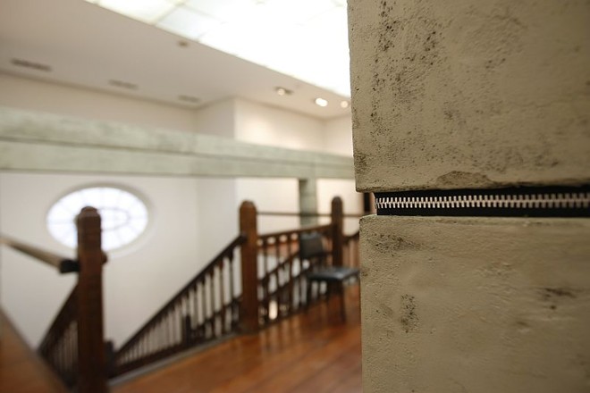 Zíper ligando blocos de concreto de Geraldo Zamproni : reformas sustentáveis |