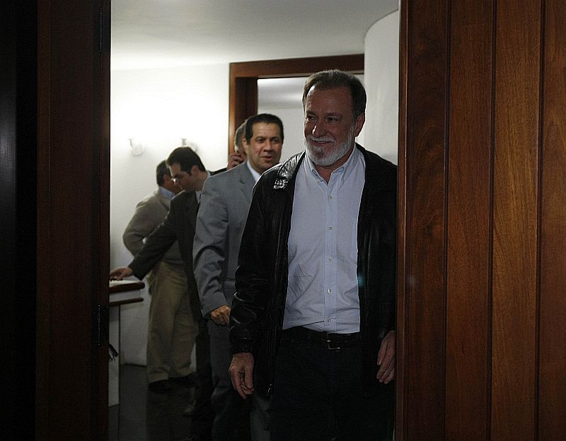 Osmar Dias, após reunião com o presidente do PDT, Carlos Lupi (à esquerda): decisão saiu na noite de ontem, véspera do prazo final para a definição das candidaturas | Pedro Serápio/ Gazeta do Povo