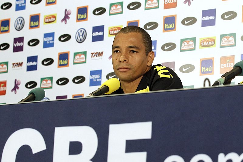 Gilberto Silva mantém discurso político e defende companheiro de equipe | Paulo Whitaker / Reuters