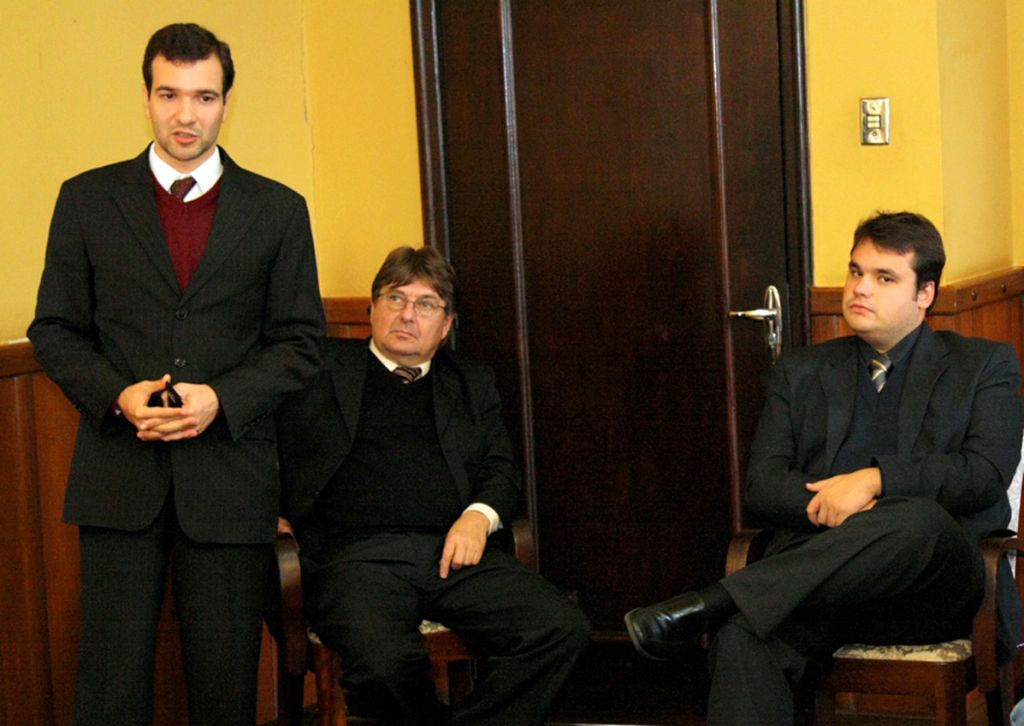 Renato Cordeiro Justus, Ademar Nitschke e Diego Miquelam, ligados à BLL, ministram curso sobre pregão eletrônico para funcionários da prefeitura de Tibagi: licitações para 48 prefeituras e o TC | Assessoria da Prefeitura de Tibagi