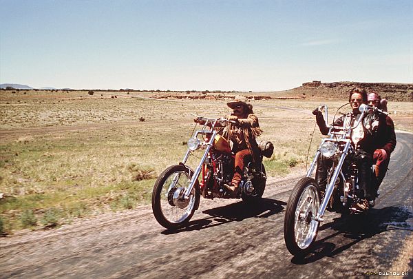 Dennis Hopper: cortando a América sobre duas rodas em Sem Destino |
