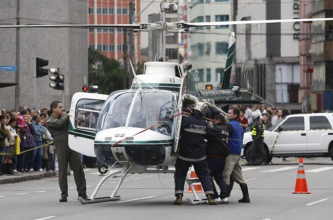 As vítimas feridas com mais gravidade foram encaminhadas para os hospitais de helicóptero |