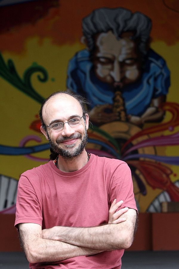 Sérgio Albach: sua estreia-solo em disco é uma benção para a música local | Hedeson Alves/Gazeta do Povo