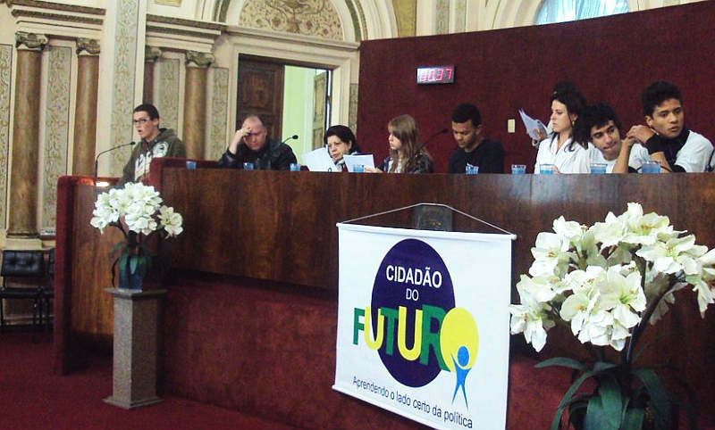 Cidadão do Futuro faz sessões simuladas para aumentar o interesse do jovem pela política | Divulgação