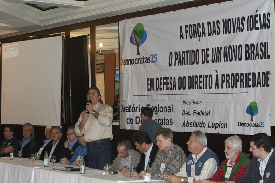 Convenção do DEM foi realizada neste sábado, em Curitiba | Daniel Castellano/Agência de Notícias Gazeta do Povo