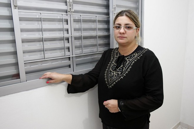 Reforma em casa: Juliana Ribeiro tirou as cortinas para conter a rinite alérgica |