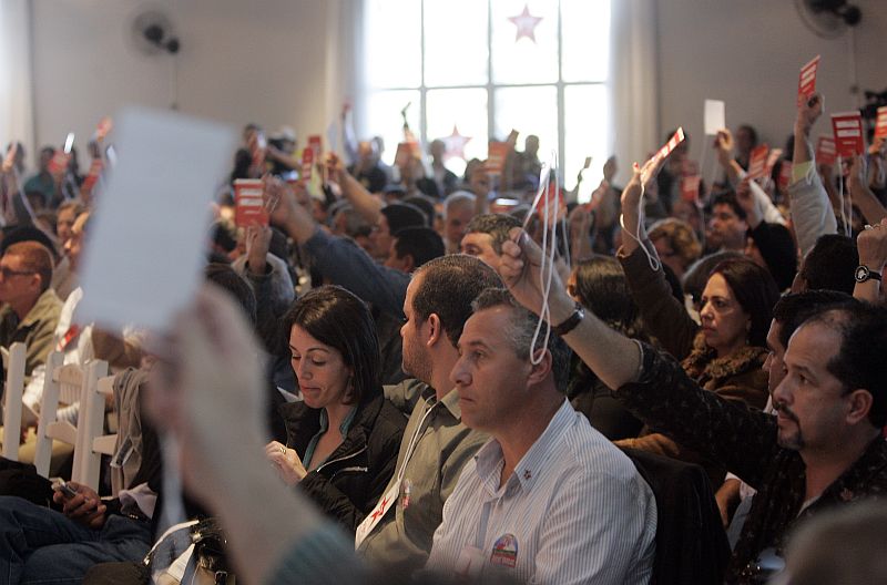 Delegados do PT votam na convenção estadual: única decisão foi a de não se coligar na eleição a deputado | Antonio More/Agência de NOtícias