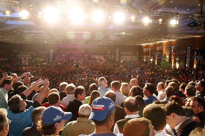 Convenção estadual do PMDB: indefinição sobre a possibilidade de o governador Pessuti desistir da reeleição | Daniel Derevecki/ Gazeta do Povo