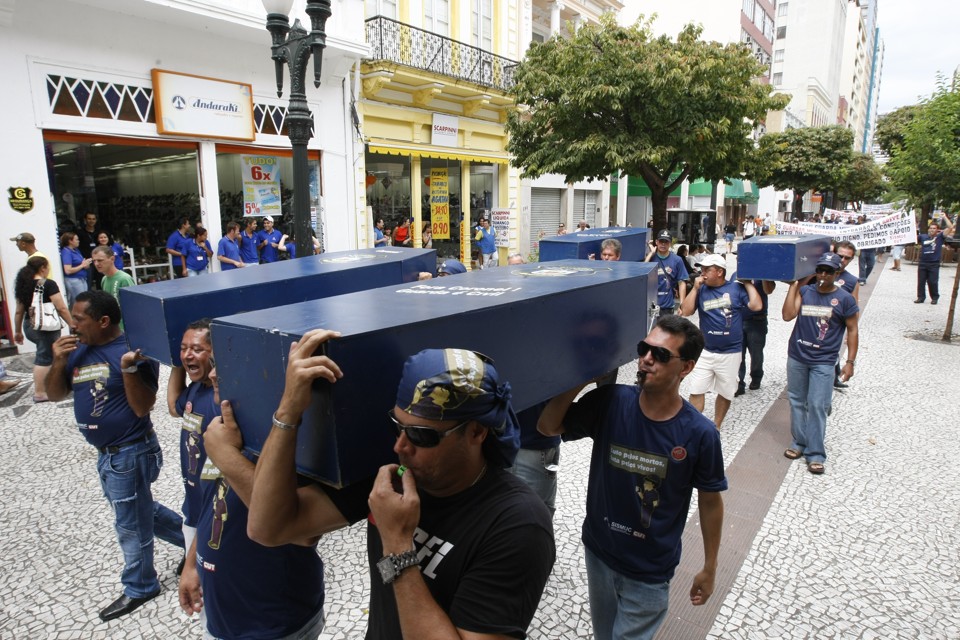 Guardas municipais pedem mais segurança durante o trabalho. Em um ano, cinco servidores foram mortos na capital | Marcelo Elias / Arquivo Agência de Notícias Gazeta do Povo