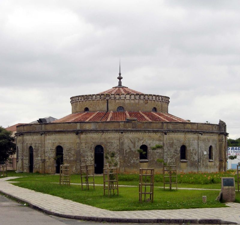 Espaço passará por isolamento acústico e recuperação do telhado | Antônio More/Gazeta do Povo