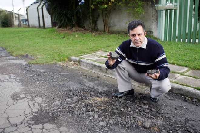 O empresário Antônio Marques França quer reunir 10 mil assinaturas para banir o antipó das ruas de Curitiba |