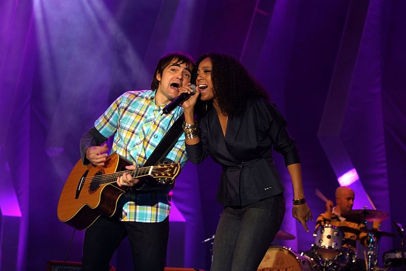 Em quase três horas de apresentação, a banda repassou boa parte dos principais hits  com direito à participação especial de Negra Li | Washington Possato/Divulgação