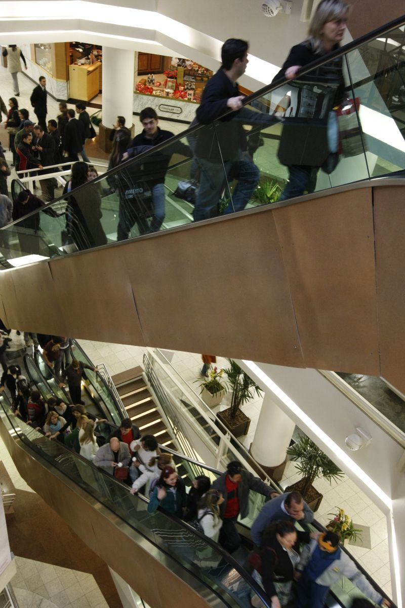 No shopping Mueller, cliente que concorre a moto gastou em média R$ 740 | Marcelo Elias/ Gazeta do Povo