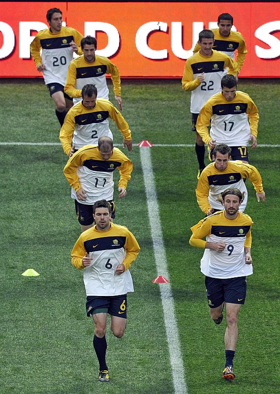 Treino da Austrália, que tem chances remotas de avançar | Natalia Kolesnikova/ AFP