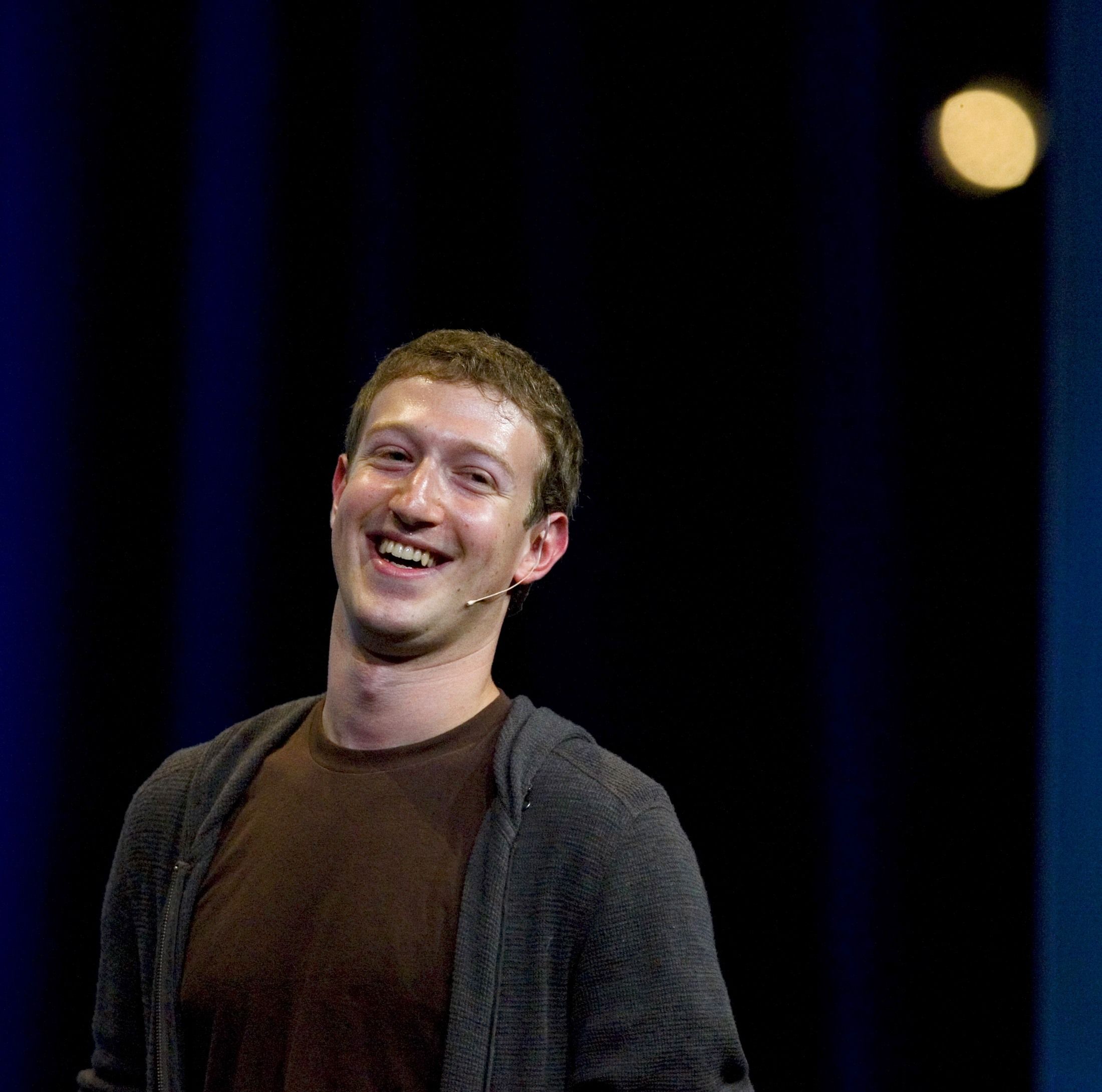 Mark Zuckerberg, criador do Facebook, é acusado de alterar as políticas de privacidade da rede | REUTERS/Kimberly White