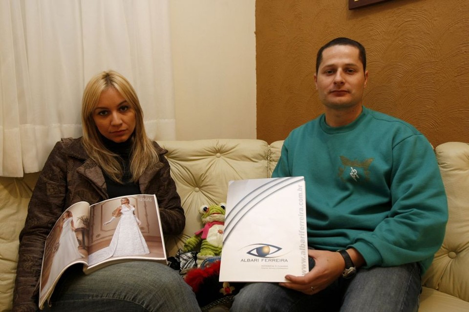 Priscila  e Júlio César se casam no sábado e tiveram de contratar outro serviço | Pedro Serápio/Gazeta do Povo