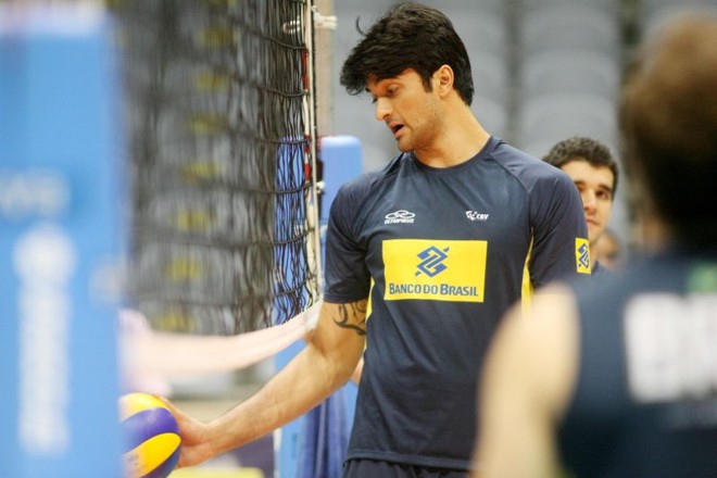 O oposto Leandro Vissoto em treino no Rio antes das duas últimas partidas da primeira fase em casa | Alexandre Arruda/ cbv