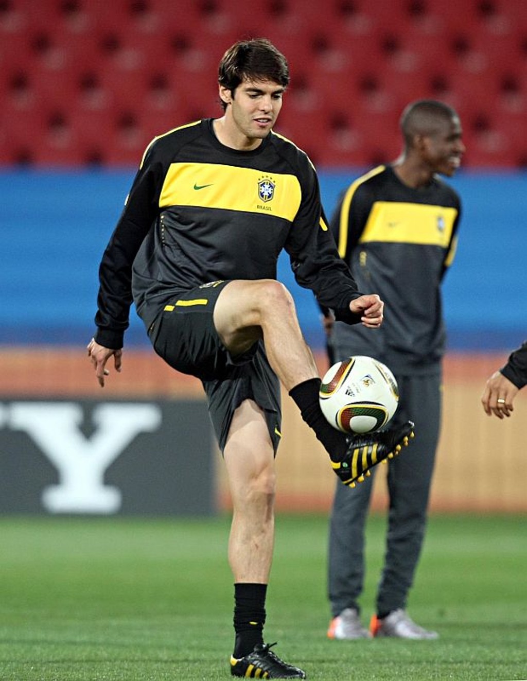 O meia Kaká, o camisa 10 da seleção brasileira, mostra otimismo ao começar hoje a sua terceira Copa do Mundo