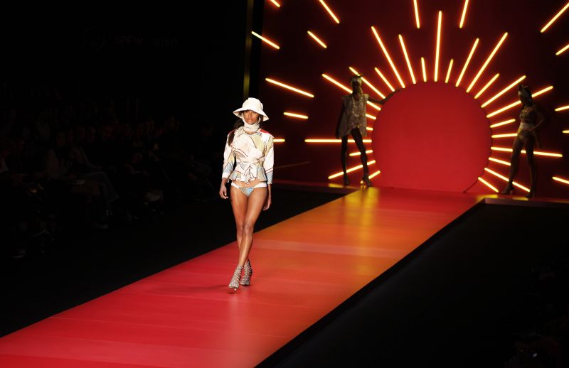 Movimento se inspirou em trabalho de fotógrafo para criar sua moda praia | Nacho Doce/Reuters