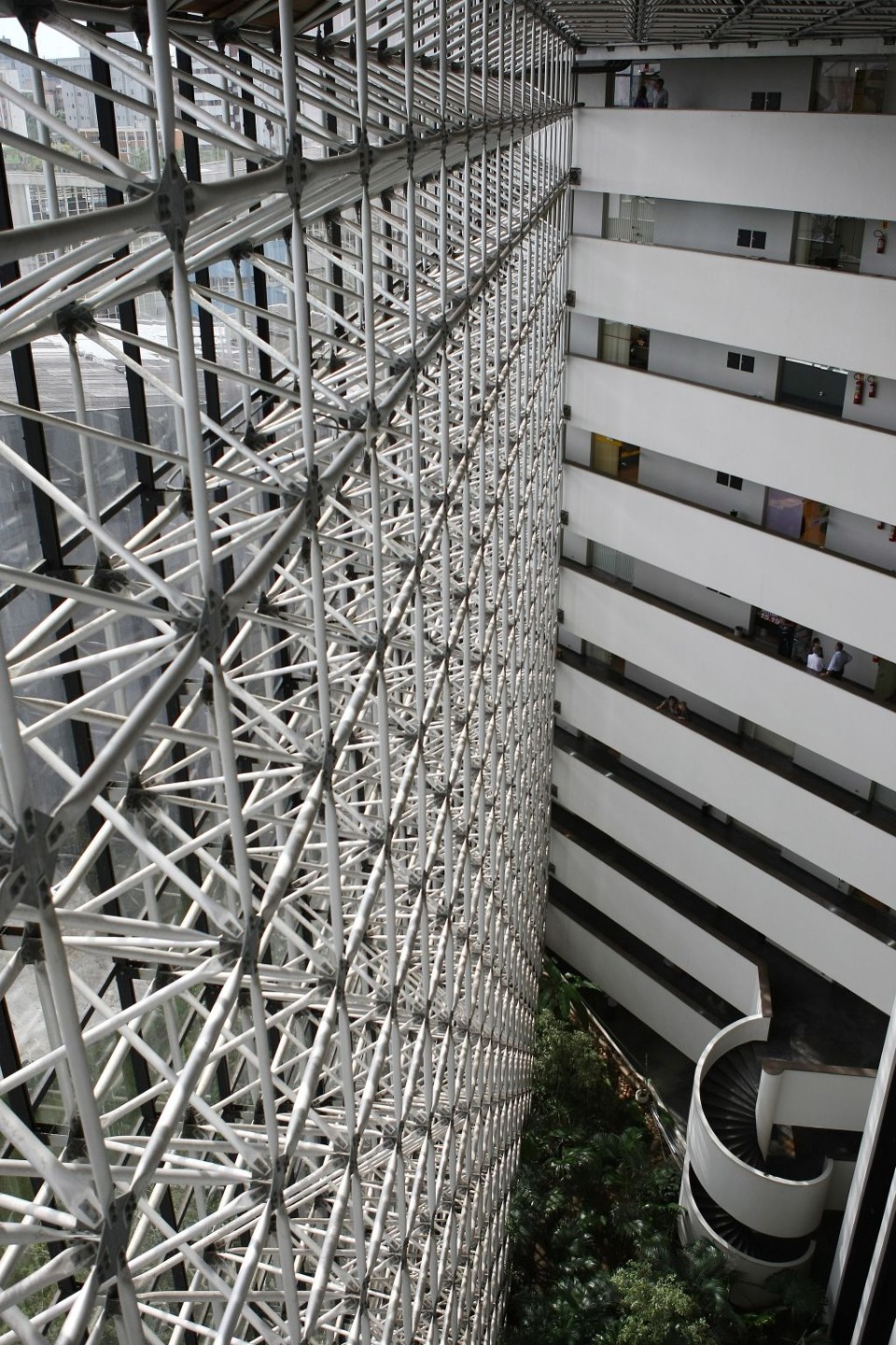 Vista interna do prédio anexo da Assembleia: dois escândalos distintos do Legislativo paranaense podem se fundir em um só no Supremo | Jonathan Campos/Gazeta do Povo