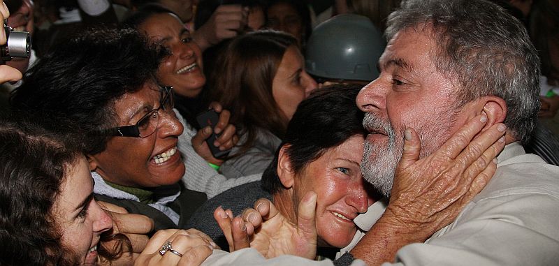 Lula nos braços do povo: presidente não fala em Dilma, mas nome da candidata petista é ovacionado durante inauguração de obra em Minas | Ricardo Stuckert/Presidência