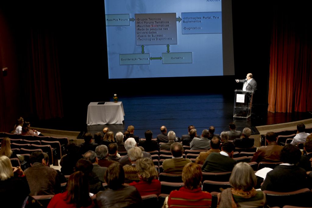 Durante o evento, foram apresentados os objetivos do projeto e houve a formalização do conselho orientador | Antonio Costa/Gazeta do Povo