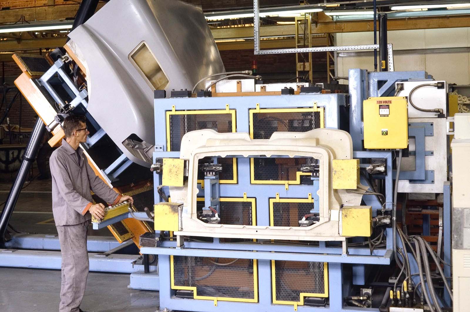 A produção industrial paranaense em abril diminuiu 14,7% em relação ao mês de março | AEN