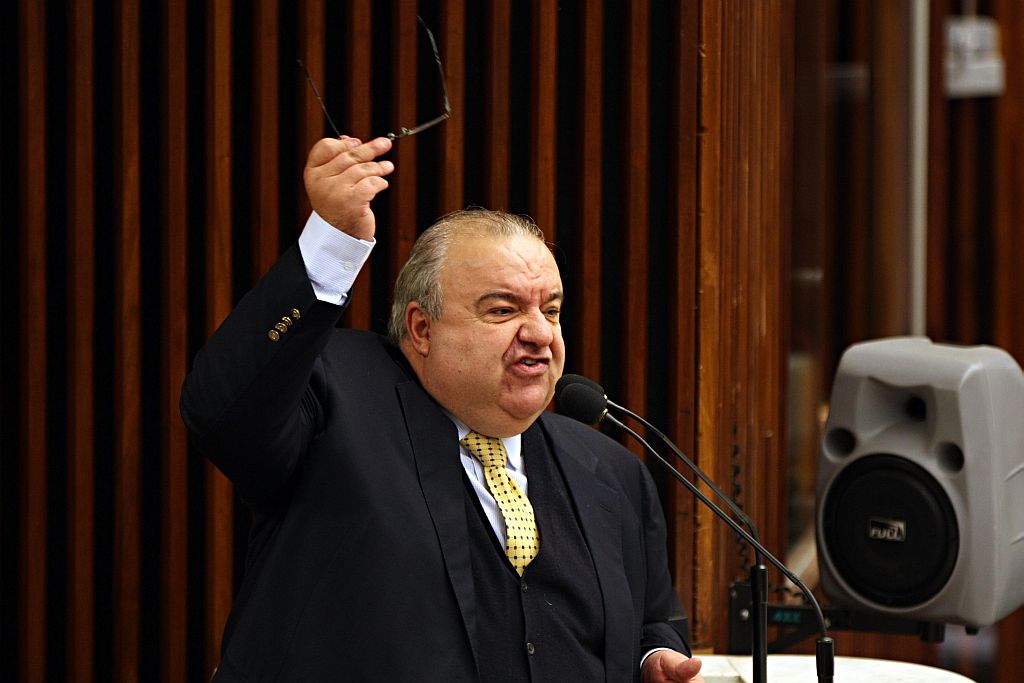 Greca: "Shame on you!" | Albari Rosa/ Gazeta do Povo