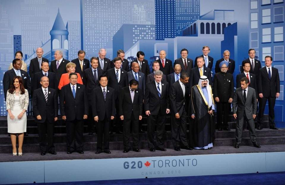 Representantes dos países que compõem o grupo dos 20 países mais ricos e emergentes posam para foto oficial, em Toronto | Eric Feferberg / AFP Photo