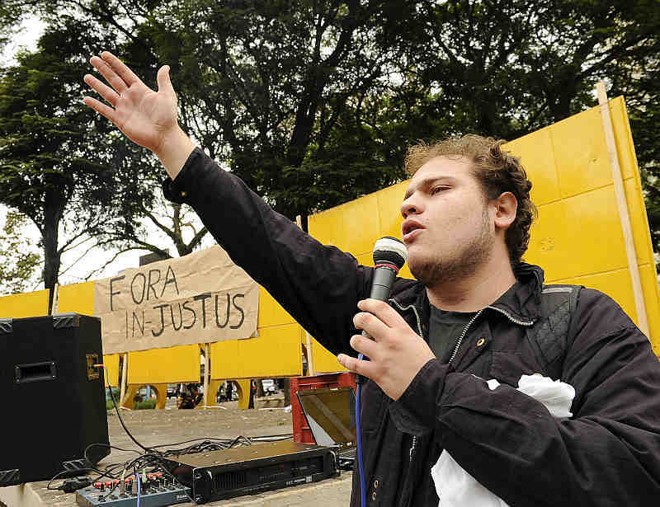 Para Igor Borck, presidente da União da Juventude Socialista (UJS) de Maringá, os escândalos na Assembléia fortaleceram o grupo | 