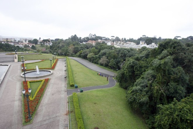 Entorno do Parque Tanguá tem predominância de condomínios de sobrados de médio e alto padrão | 
