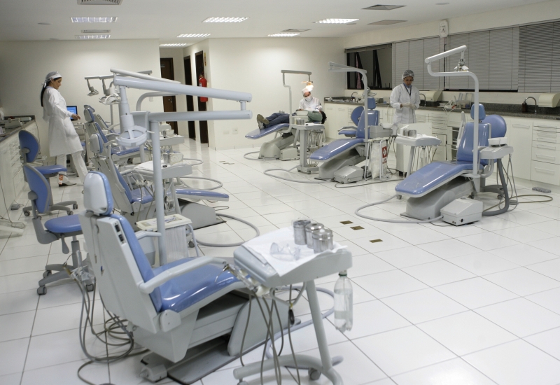 Clínica odontológica do SecoviMed: em doze anos de funcionamento, a entidade realizou 1,5 milhão de consultas | Fotos: Antônio More/Gazeta do Povo