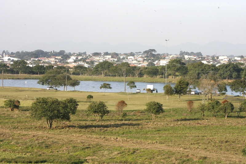 Parque Iguaçu: boa estrutura comercial e urbana de bairros como o Alto Boqueirão e o Uberaba | Hedeson Alves/Gazeta do Povo