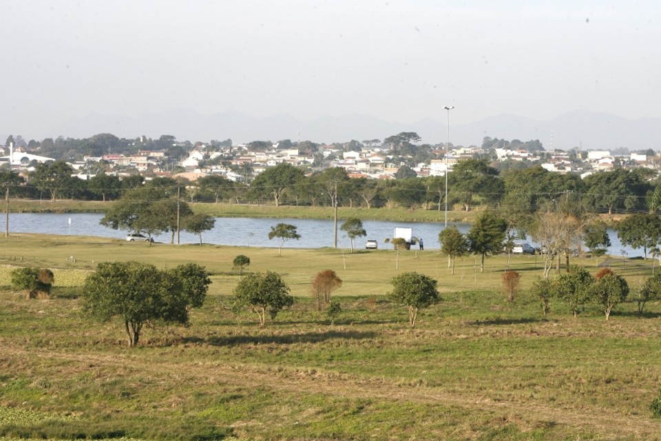 Parque Iguaçu: boa estrutura comercial e urbana de bairros como o Alto Boqueirão e o Uberaba | Hedeson Alves/Gazeta do Povo