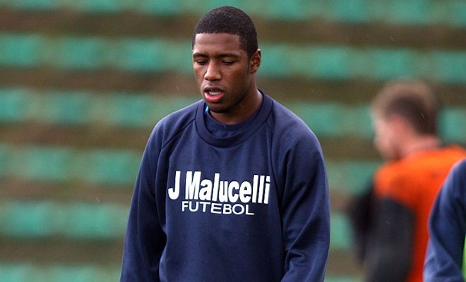 Destaque do então J. Malucelli (atual Corinthians Paranaense) no Paranaense de 2009, Jucilei recebe chance na seleção |