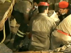 Taxista foi resgatado depois de mais de 4 horas
sob os escombros. | Reprodução/TV Globo