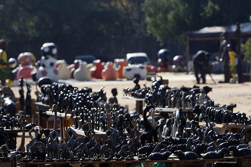 Feira livre nas ruas de Johannesburgo: comércio artesanal domina o mercado informal na cidade | Valterci Santos/Gazeta do Povo enviado especial
