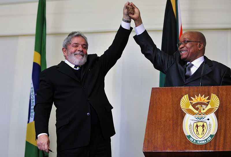 Presidente Lula e Jacob Zuma, da África do Sul, durante encontro na sede do governo africano | Agência Brasil