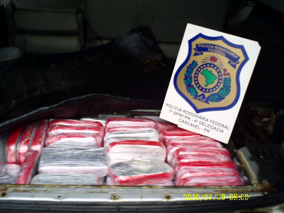 De acordo com a PRF, a quantidade de cocaína apreendida poderia ser utilizada na produção de um milhão de pedras de crack ou 700 quilos de cocaína | Divulgação / Polícia Rodoviária Federal