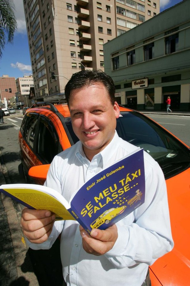 Eloir José, todo ouvidos e com notebook a postos | 