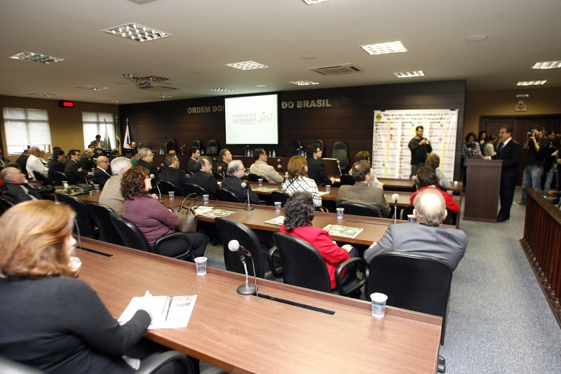 Reunião do movimento O Paraná que Queremos: pressão para a Assembleia agilizar a tramitação do Projeto da Transparência | Hedeson Alves/ Gazeta do Povo