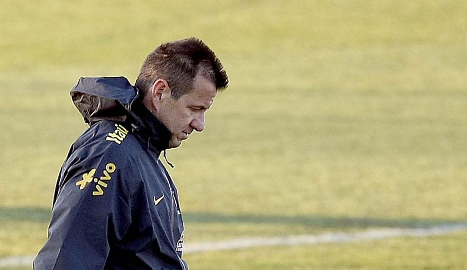 CBF demite Dunga e toda comissão técnica: novo treinador até o fim do mês Dunga é demitido junto com toda a comissão técnica | Valterci Santos / Agência de Notícias Gazeta do Povo