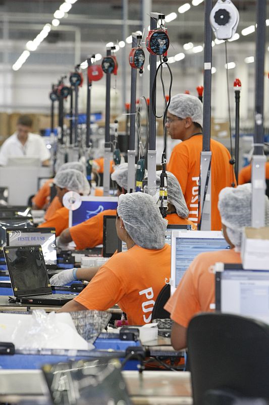 Fábrica da Positivo Informática em Curitiba: ações da empresa na Bovespa caíram 21% no primeiro semestre | Marcelo Elias/ Gazeta do Povo