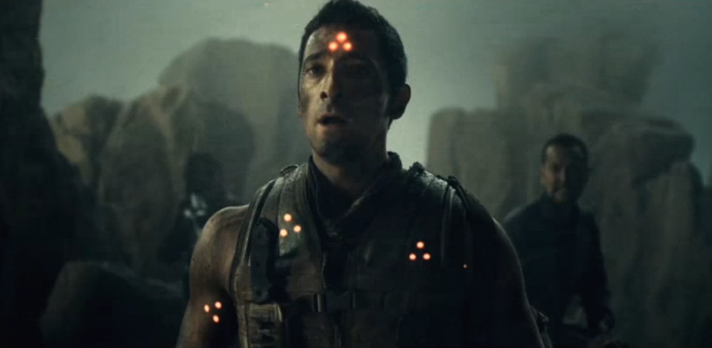 O filme conta a história de soldados perdidos em uma floresta que são surpreendidos por predadores | Divulgação