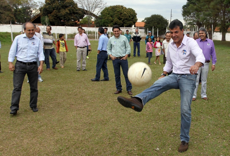 Pé na estrada: Richa visitou ontem dez pequenas cidades | Orlando Kissner